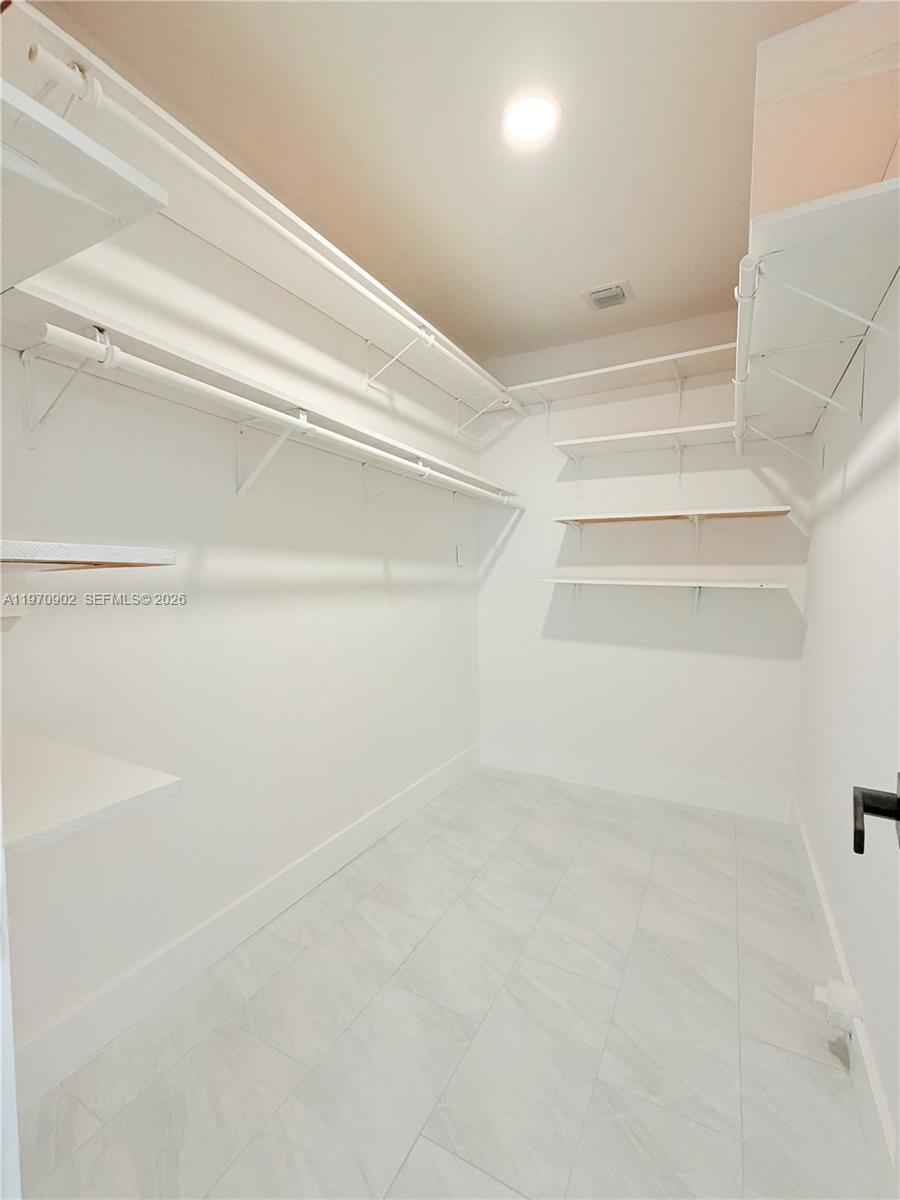 PLAZA ESTATES 3RD SEC - Residential