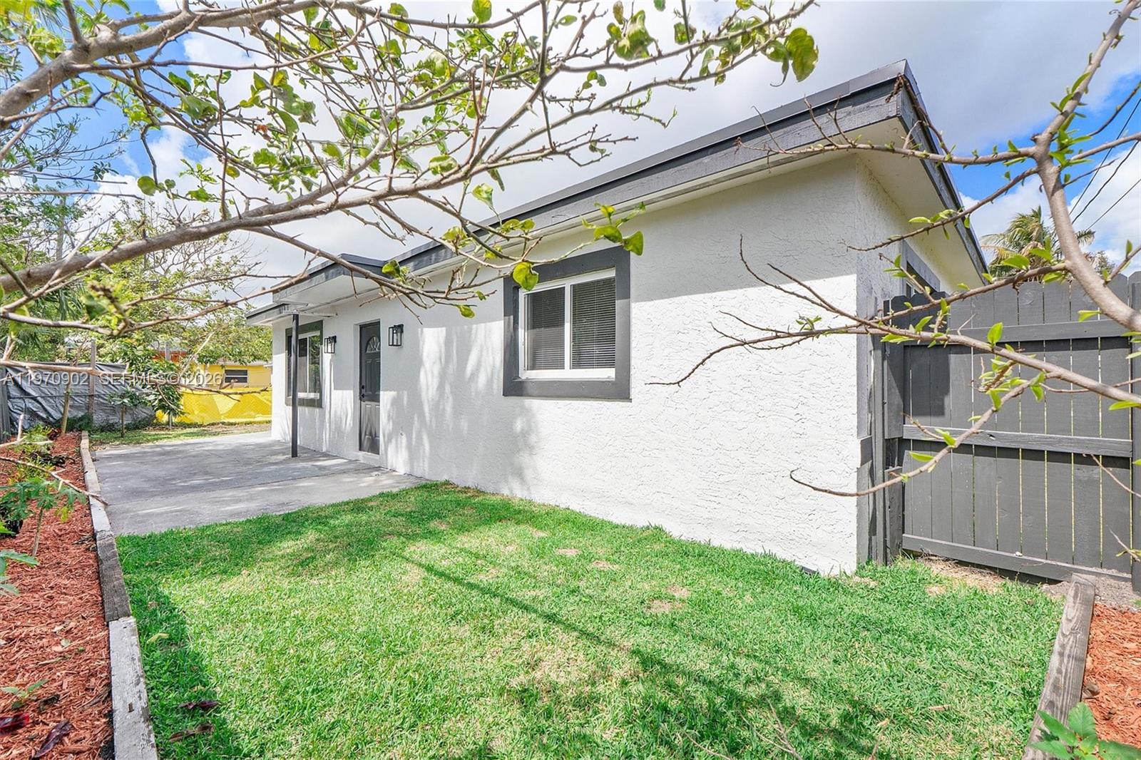 PLAZA ESTATES 3RD SEC - Residential