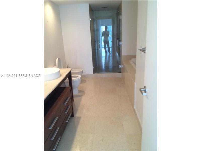 475 Brickell Ave 2415