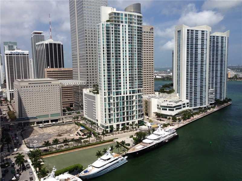 ICON BRICKELL I - Residential Lease