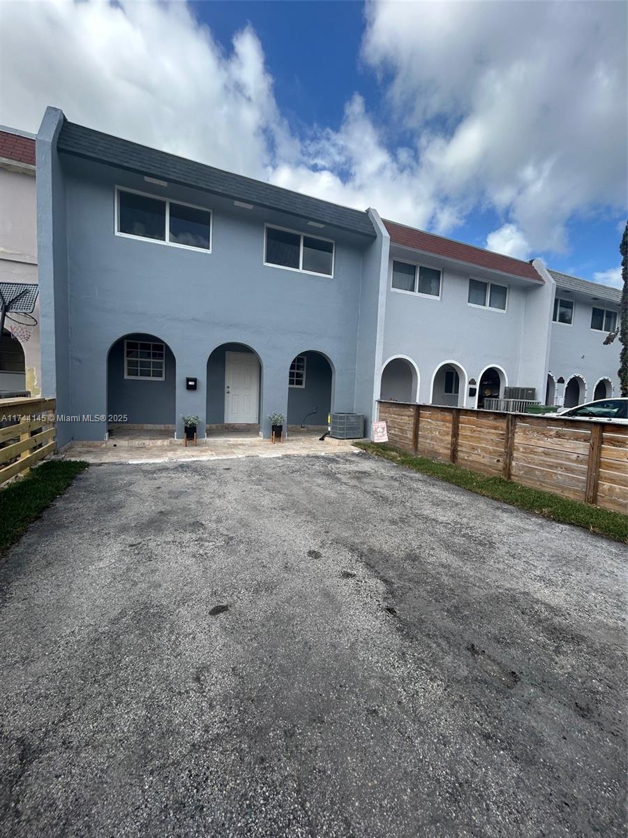 7100 W 2nd Ln 7100, Hialeah, Miami-Dade County, Florida - 3 Bedrooms  
3 Bathrooms - 