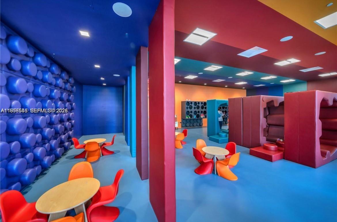 RISE CONDO - Residential