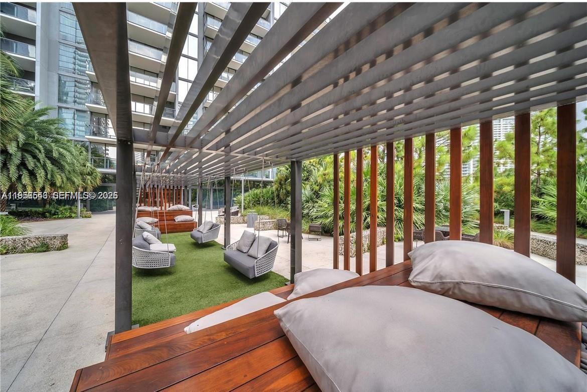 RISE CONDO - Residential