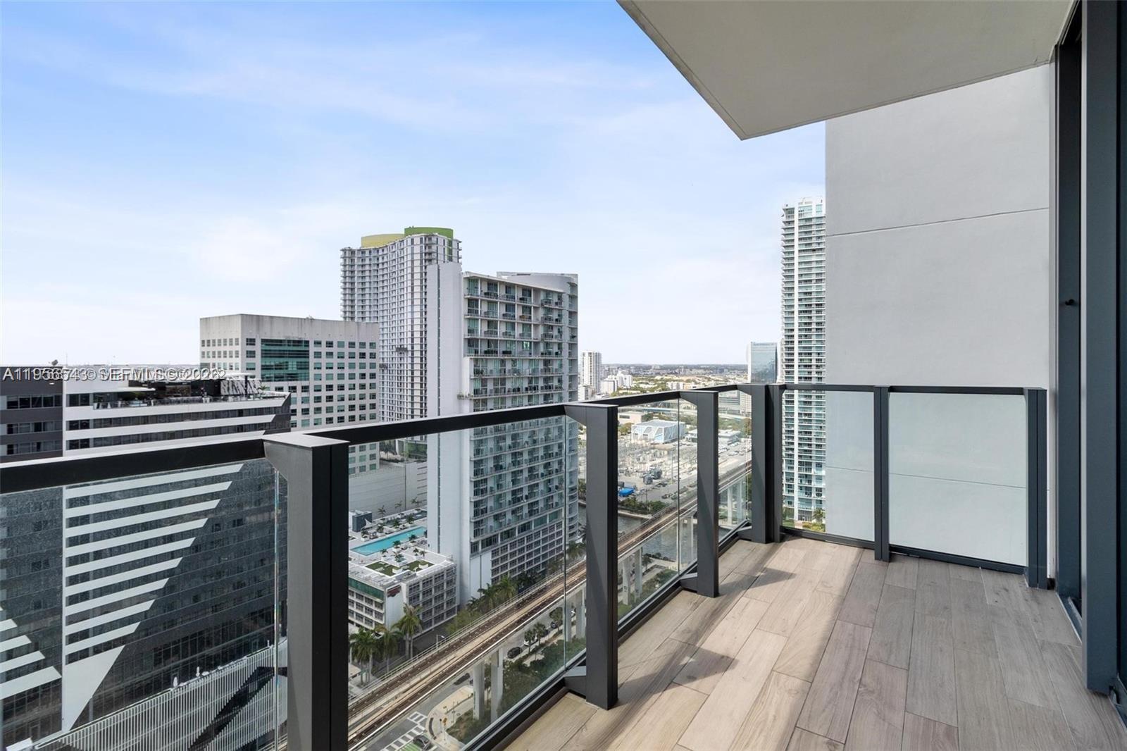 RISE CONDO - Residential