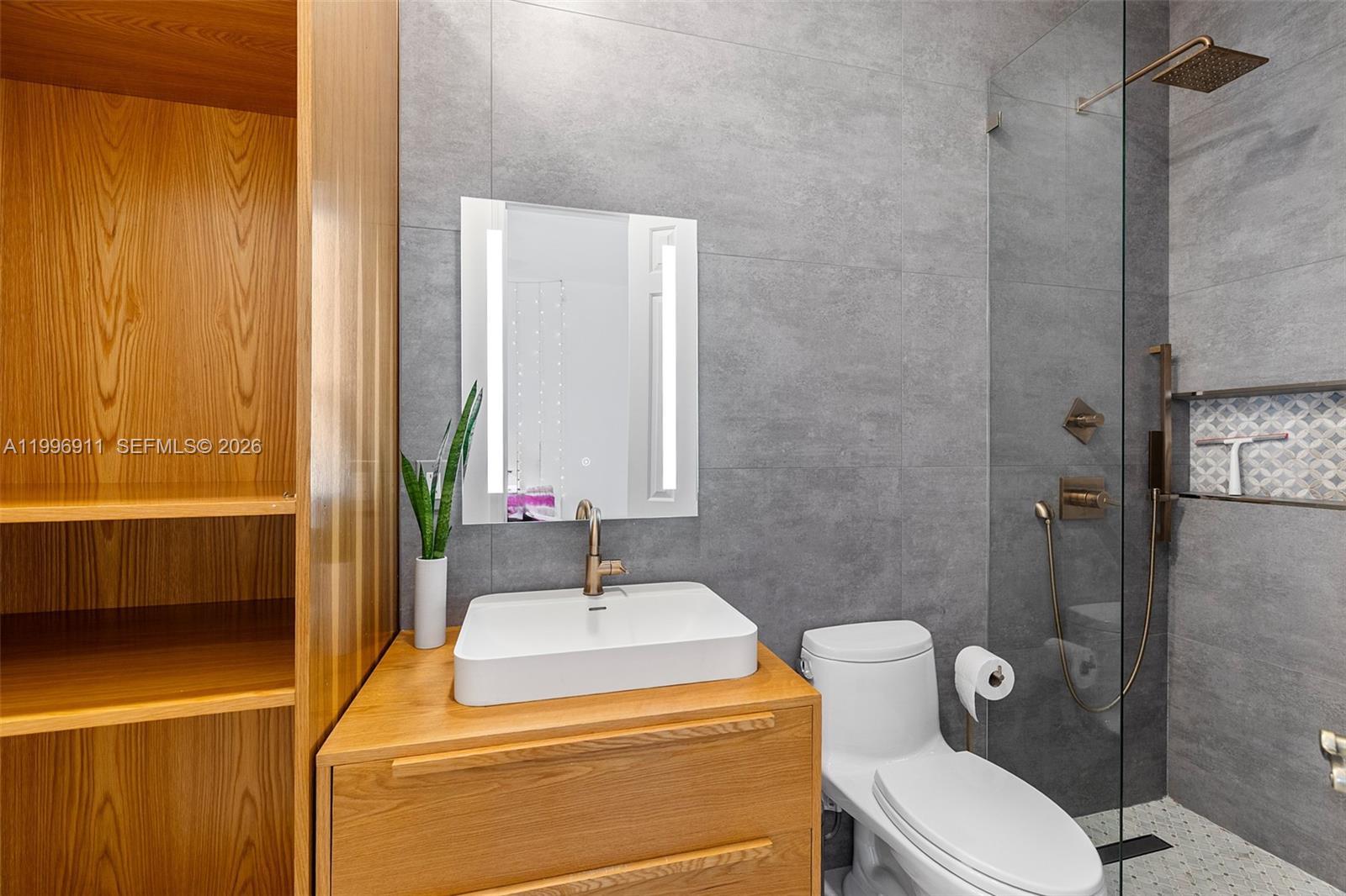 ISLES AT WESTON - Residential Lease