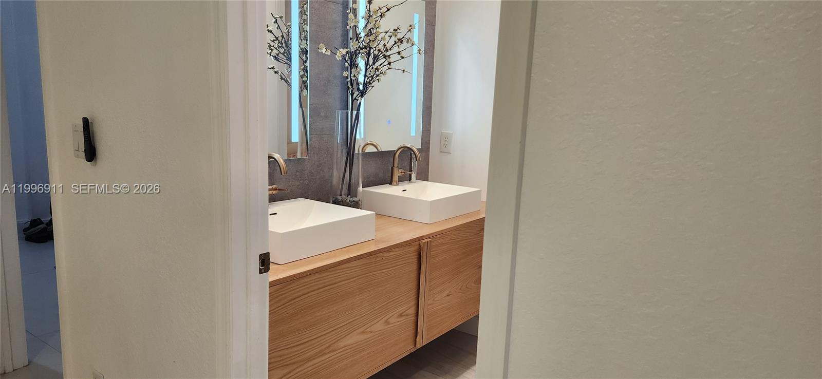 ISLES AT WESTON - Residential Lease