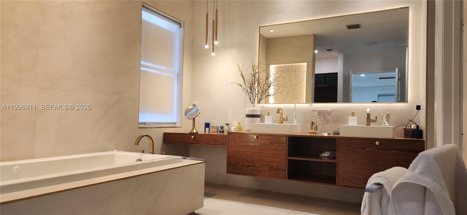 ISLES AT WESTON - Residential Lease