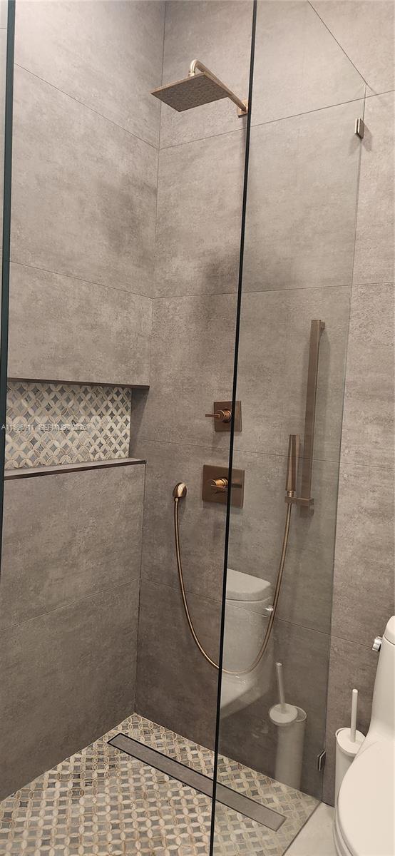 ISLES AT WESTON - Residential Lease