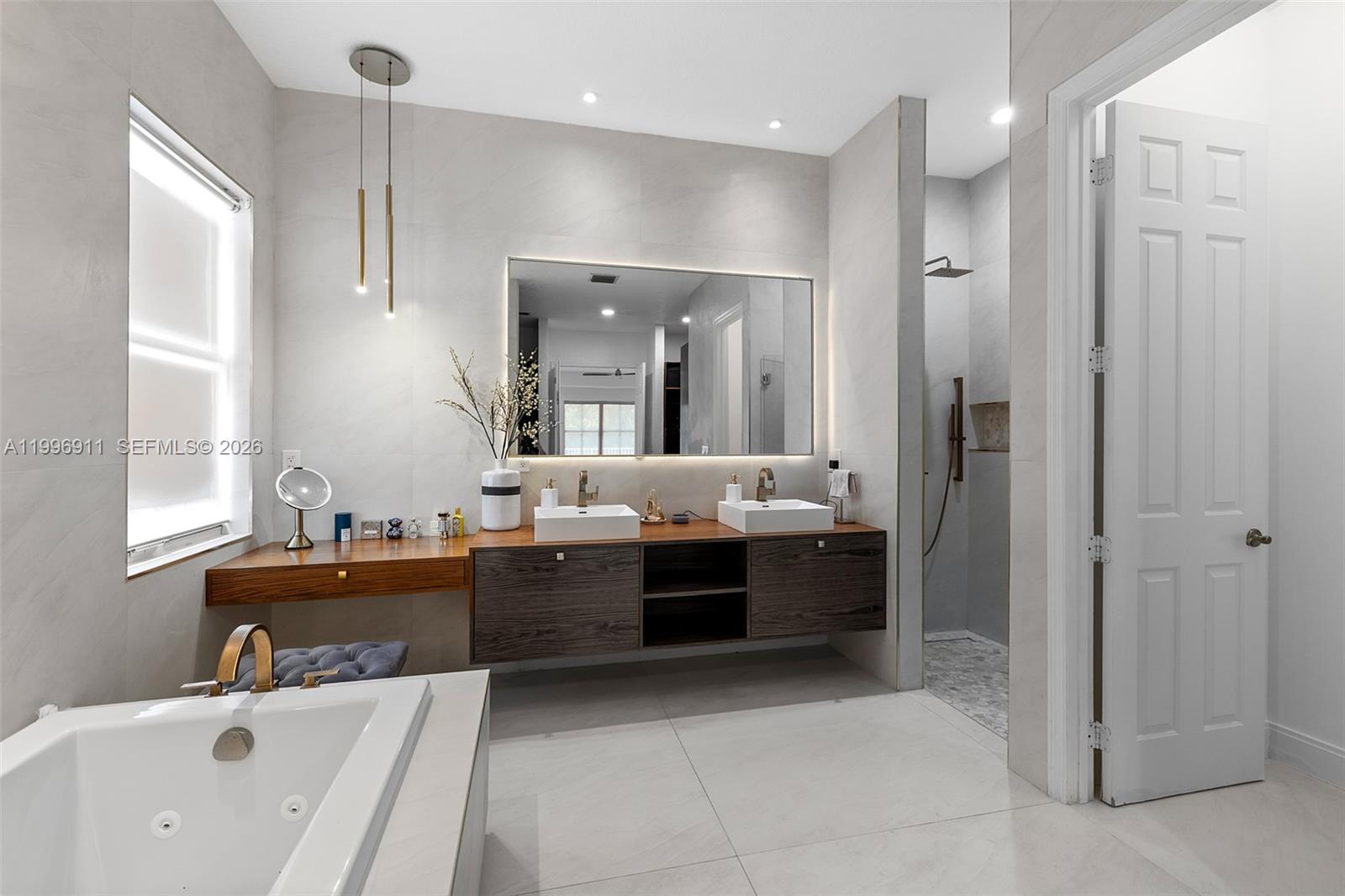 ISLES AT WESTON - Residential Lease