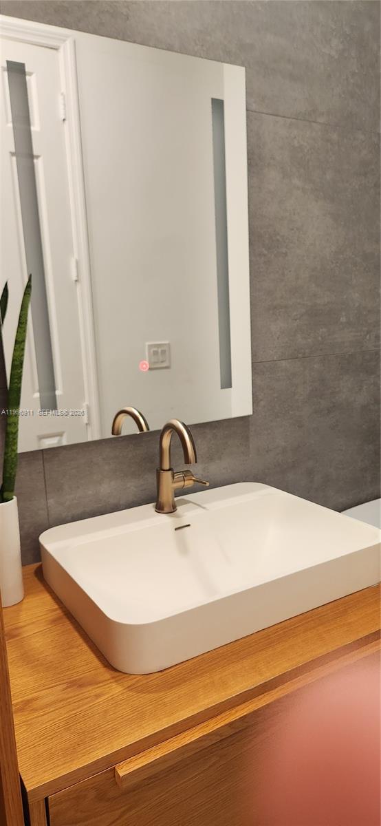 ISLES AT WESTON - Residential Lease