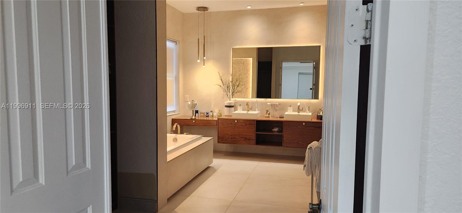 ISLES AT WESTON - Residential Lease