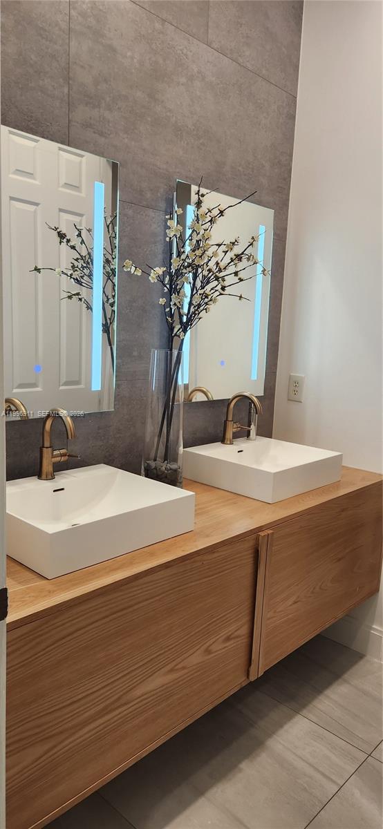 ISLES AT WESTON - Residential Lease