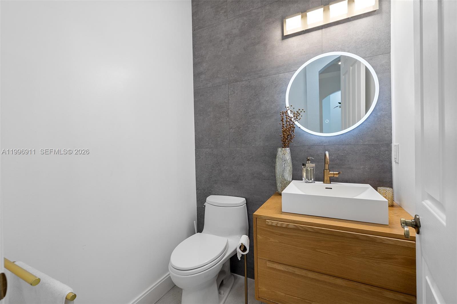 ISLES AT WESTON - Residential Lease