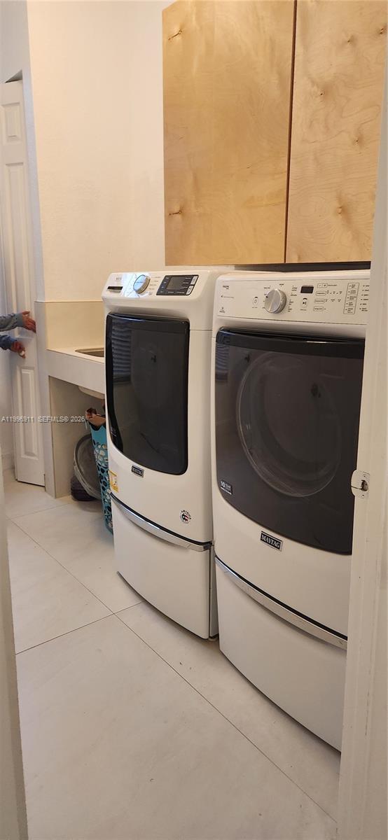 ISLES AT WESTON - Residential Lease