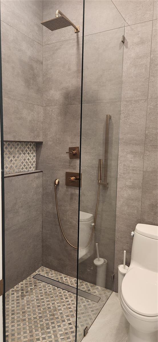 ISLES AT WESTON - Residential Lease