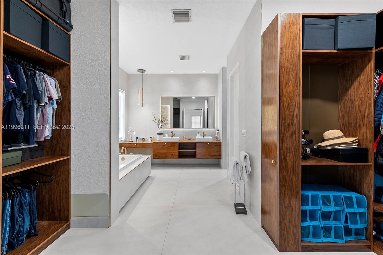 ISLES AT WESTON - Residential Lease