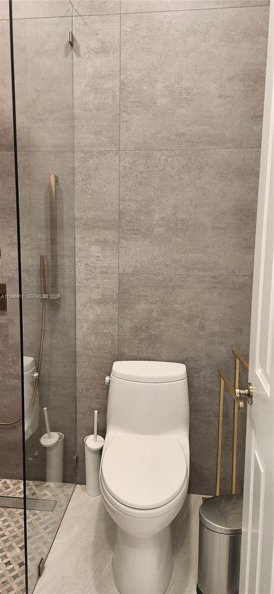 ISLES AT WESTON - Residential Lease