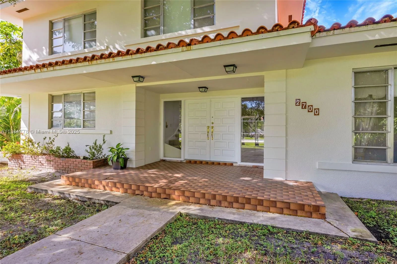 Coral Gables, Florida 33134, United States, 5 Bedrooms Bedrooms, ,3 BathroomsBathrooms,Residential,Active,213571
