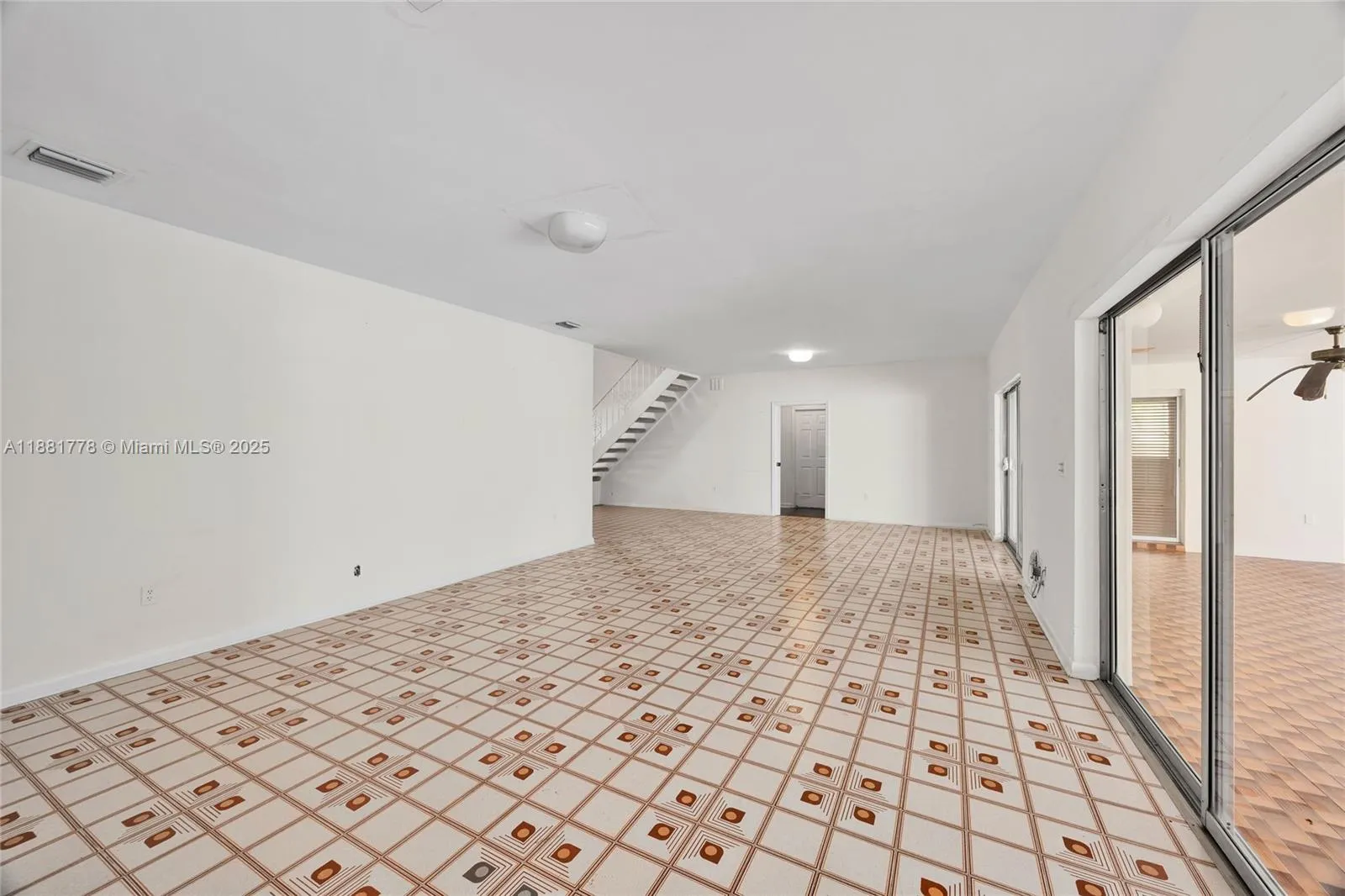 Coral Gables, Florida 33134, United States, 5 Bedrooms Bedrooms, ,3 BathroomsBathrooms,Residential,Active,213571