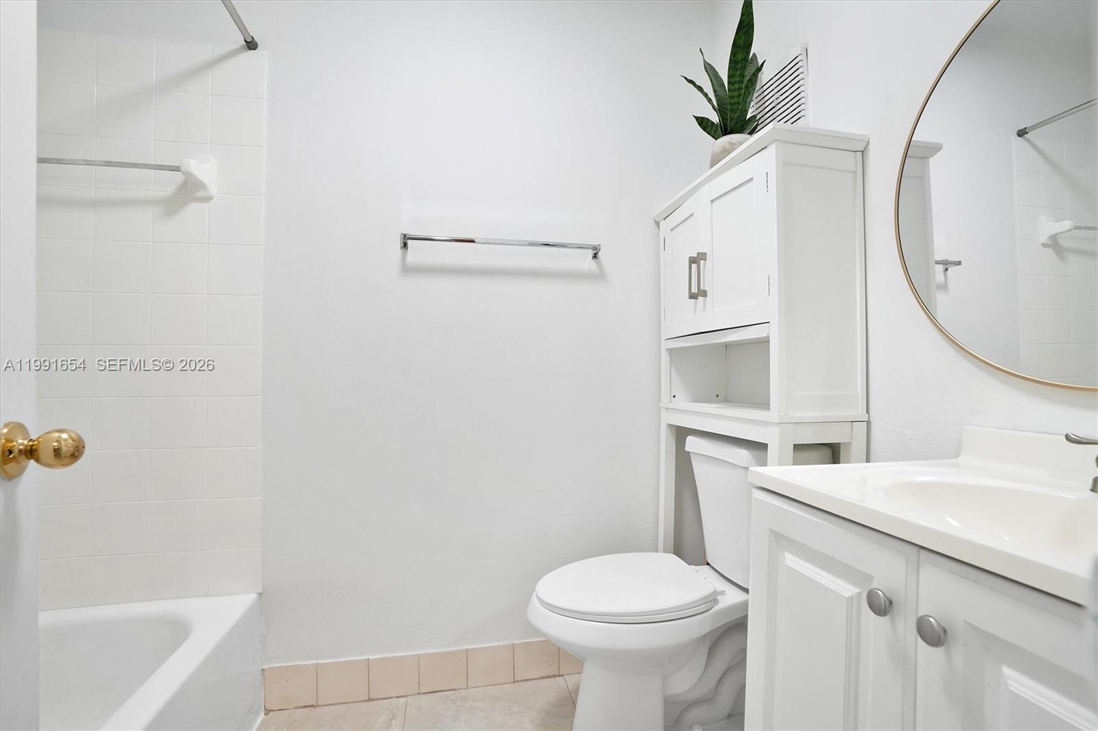 COUNTRY LAKE MANORS TOWNH - Residential