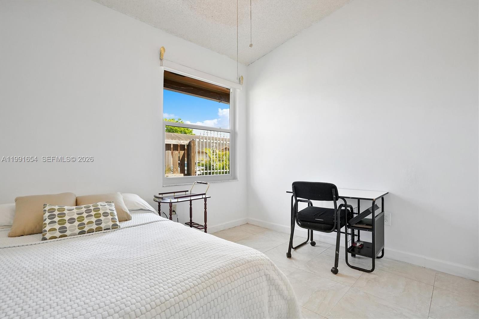 COUNTRY LAKE MANORS TOWNH - Residential