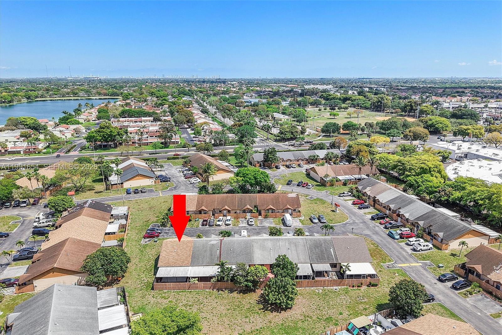 COUNTRY LAKE MANORS TOWNH - Residential