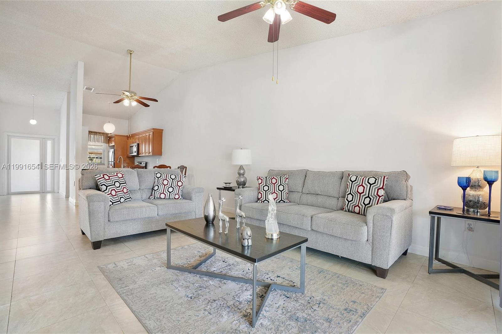 COUNTRY LAKE MANORS TOWNH - Residential