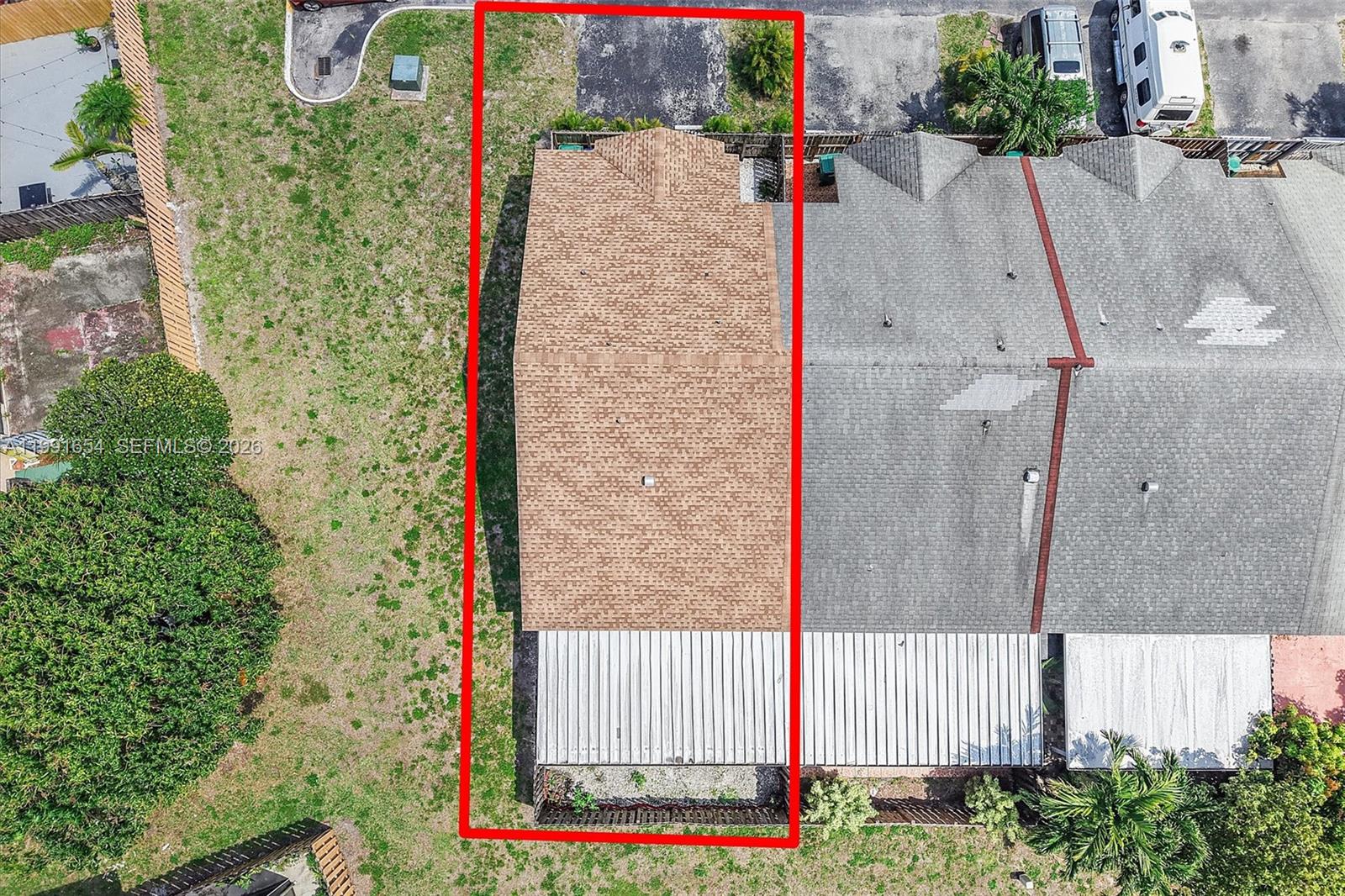 COUNTRY LAKE MANORS TOWNH - Residential