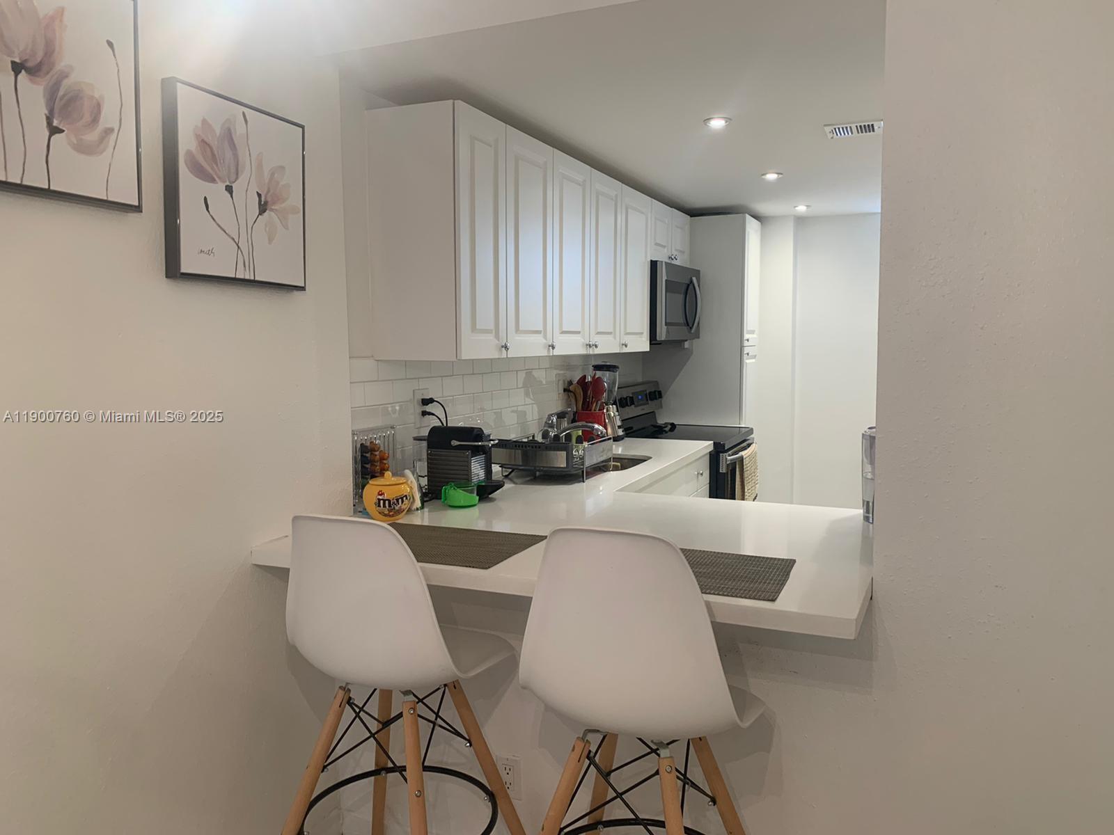 ISLAND SHORES CONDO - Residential Lease