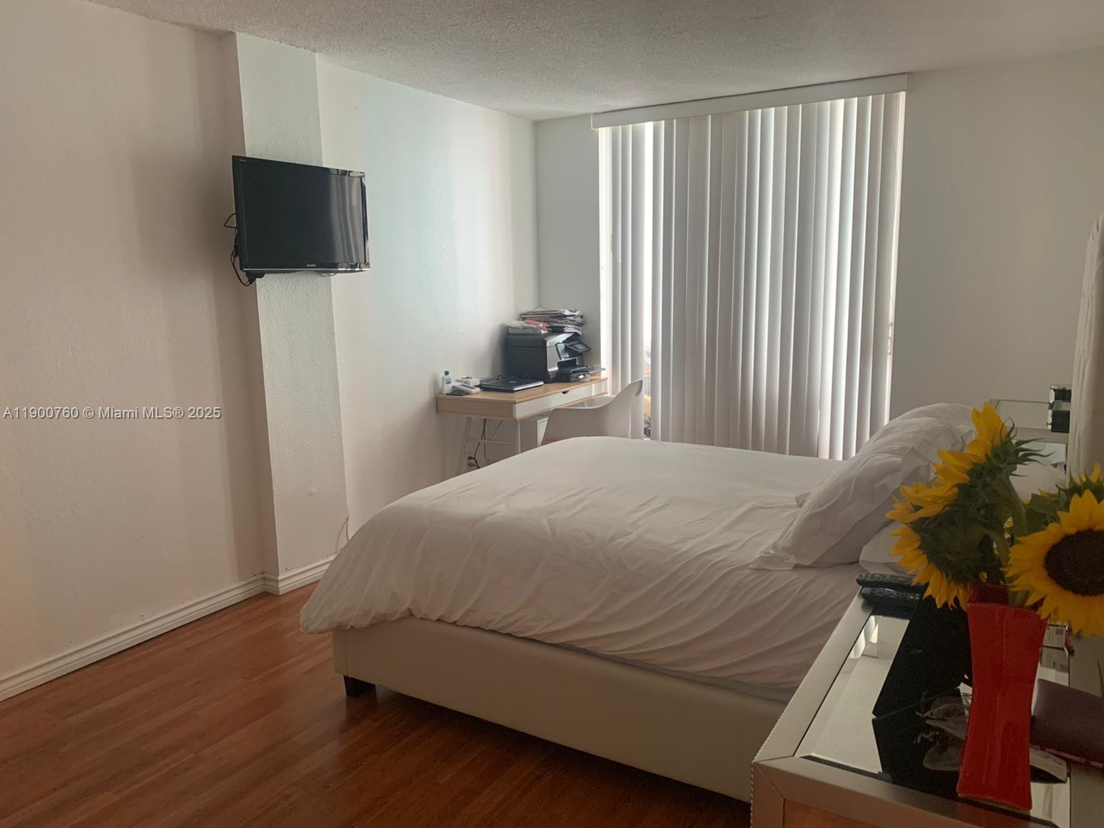 ISLAND SHORES CONDO - Residential Lease