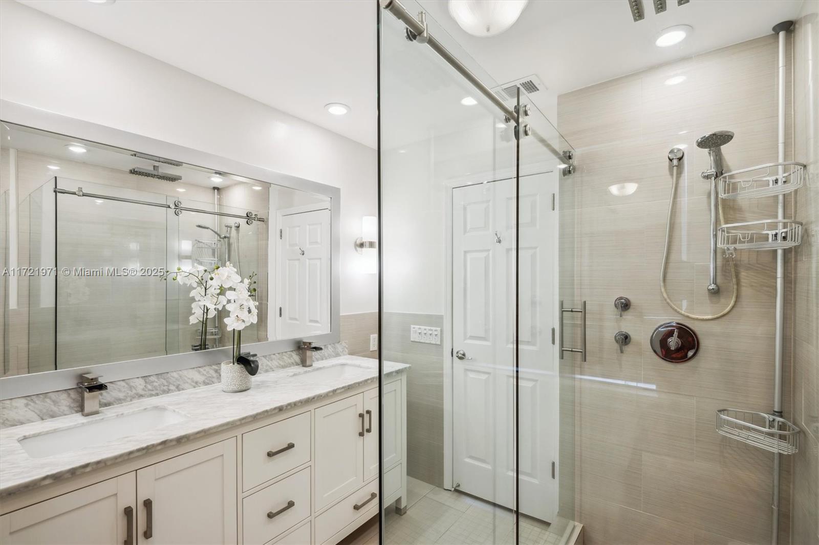 LAS OLAS BY THE SEA EXT - Residential