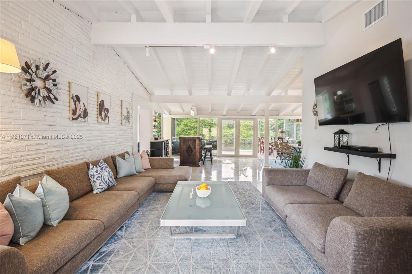 LAS OLAS BY THE SEA EXT - Residential