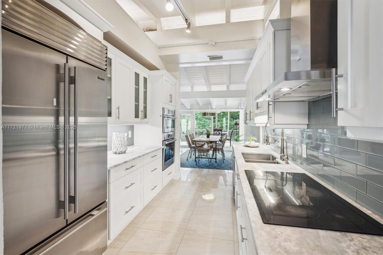 LAS OLAS BY THE SEA EXT - Residential