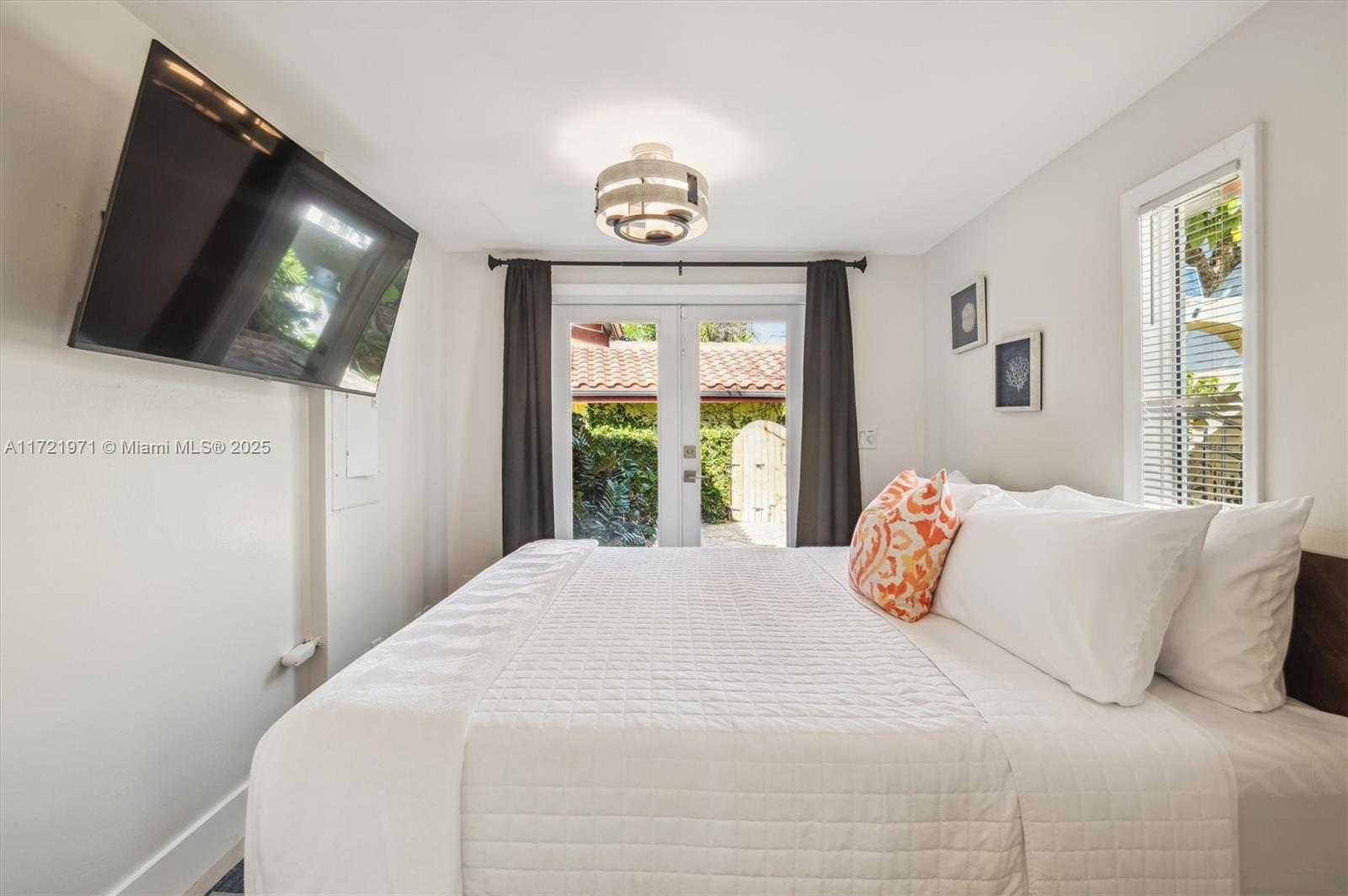 LAS OLAS BY THE SEA EXT - Residential