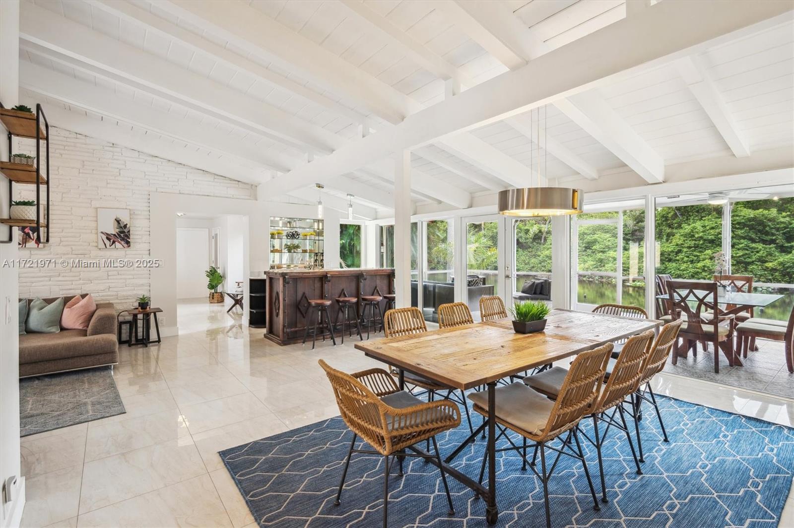 LAS OLAS BY THE SEA EXT - Residential