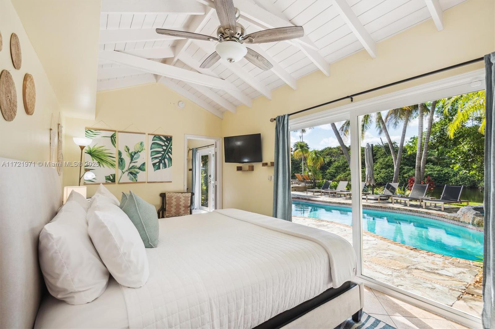 LAS OLAS BY THE SEA EXT - Residential