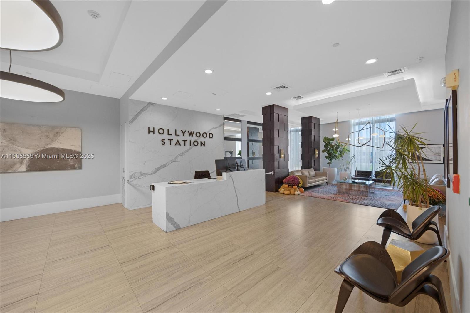 HOLLYWOOD STATION RES CON - Residential Lease