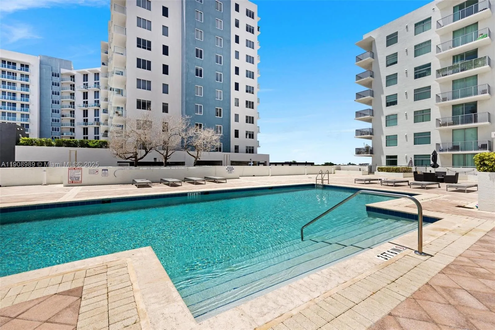 Hollywood, Florida 33020, United States, 1 Bedroom Bedrooms, ,1 BathroomBathrooms,Residential,Active,240122