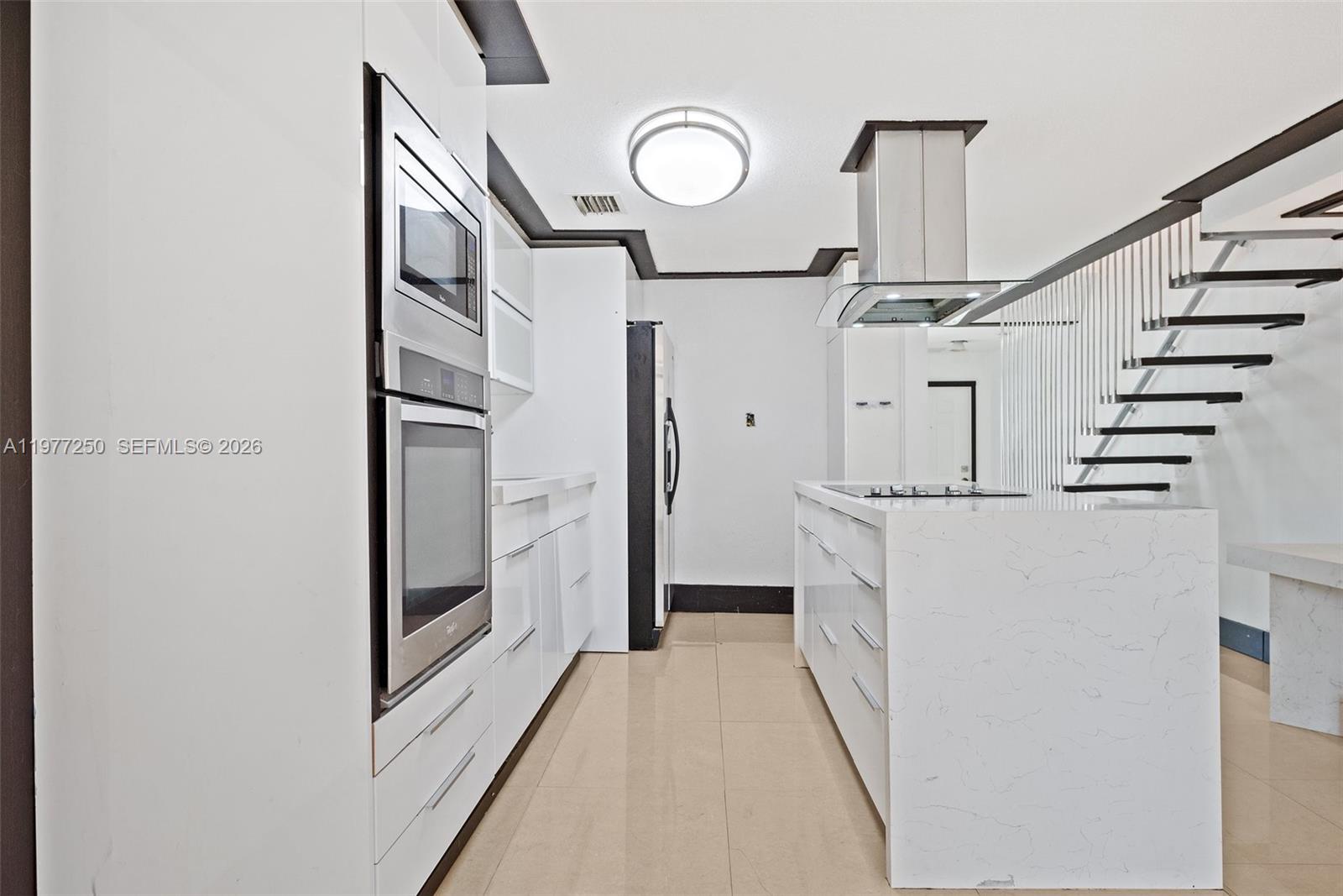 MELROSE POINT CONDO - Residential