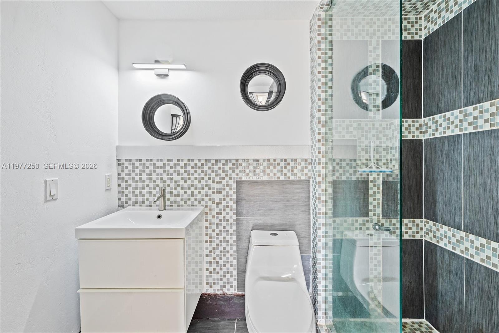 MELROSE POINT CONDO - Residential