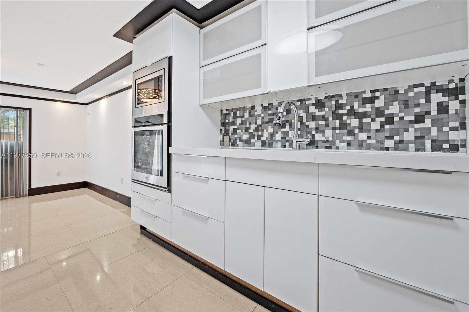 MELROSE POINT CONDO - Residential