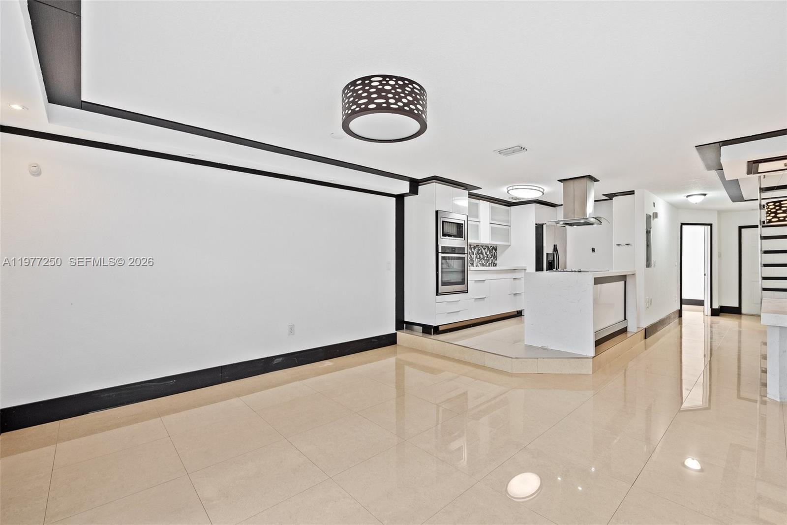 MELROSE POINT CONDO - Residential