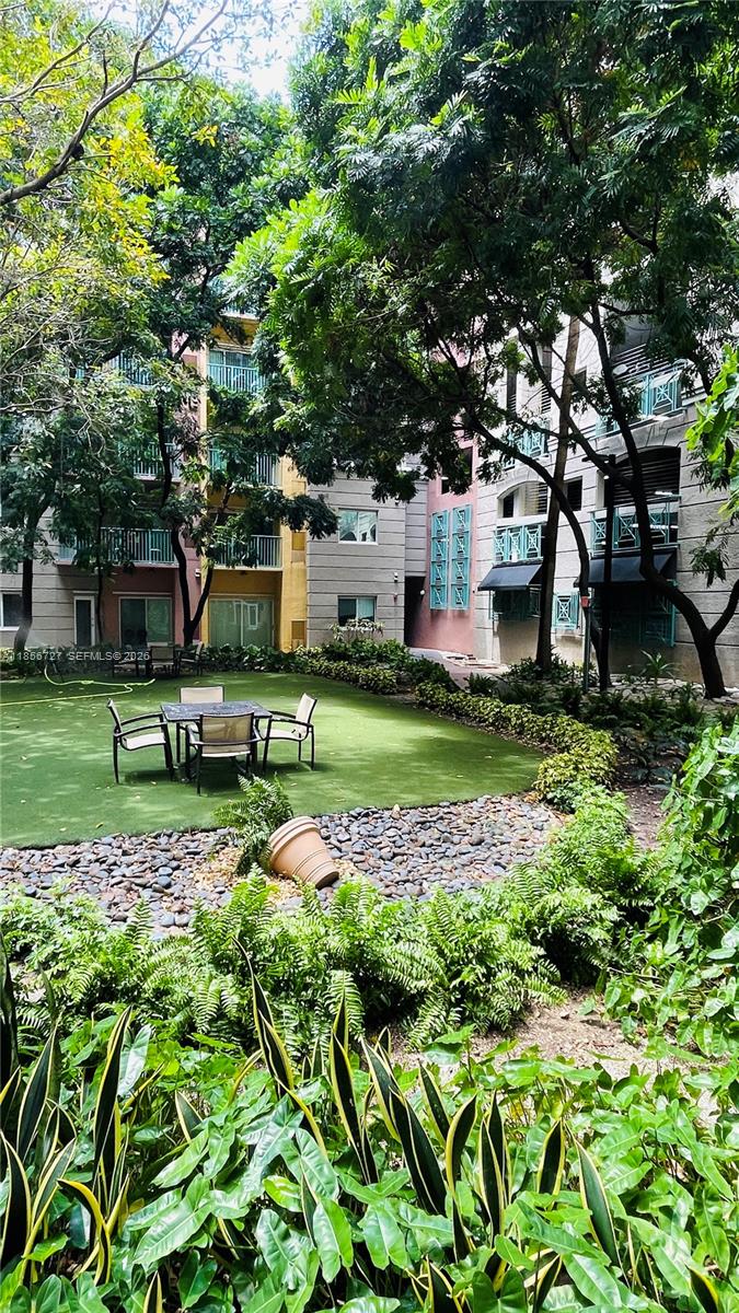 VALENCIA CONDO - Residential