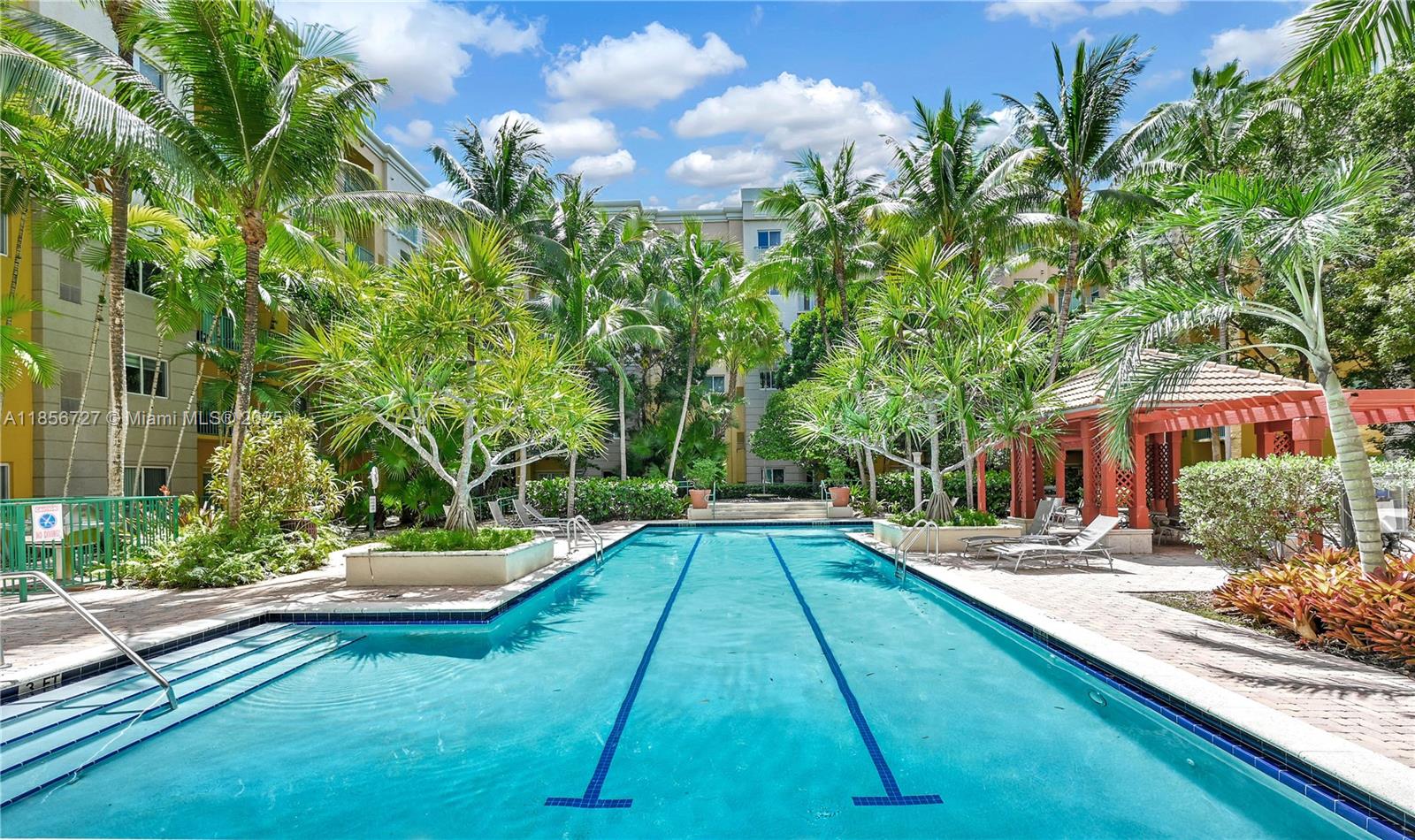 VALENCIA CONDO - Residential