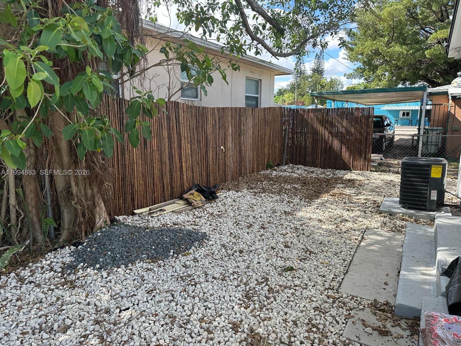 COMM LIBERTY CITY - Residential