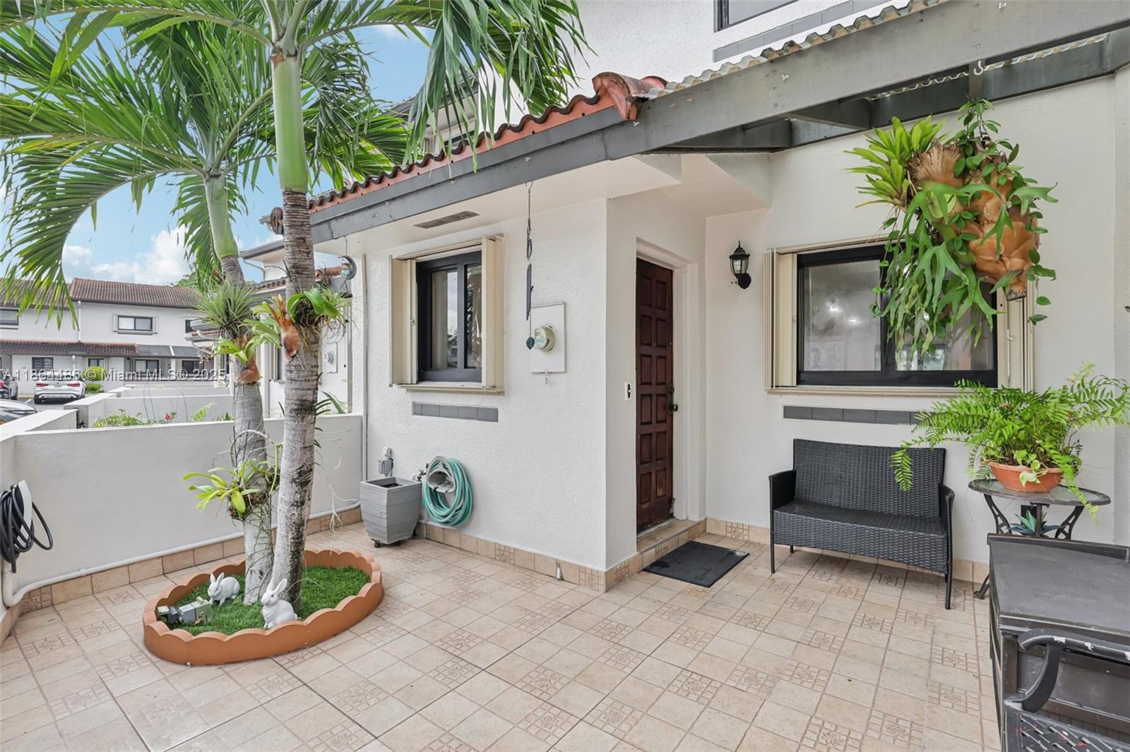 KENDALL LKS E LAKEVIEW TH - Residential