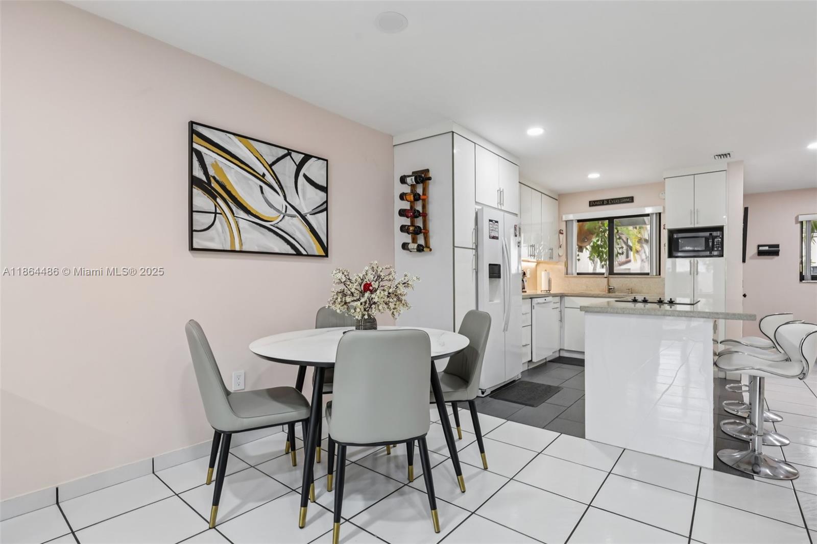 KENDALL LKS E LAKEVIEW TH - Residential