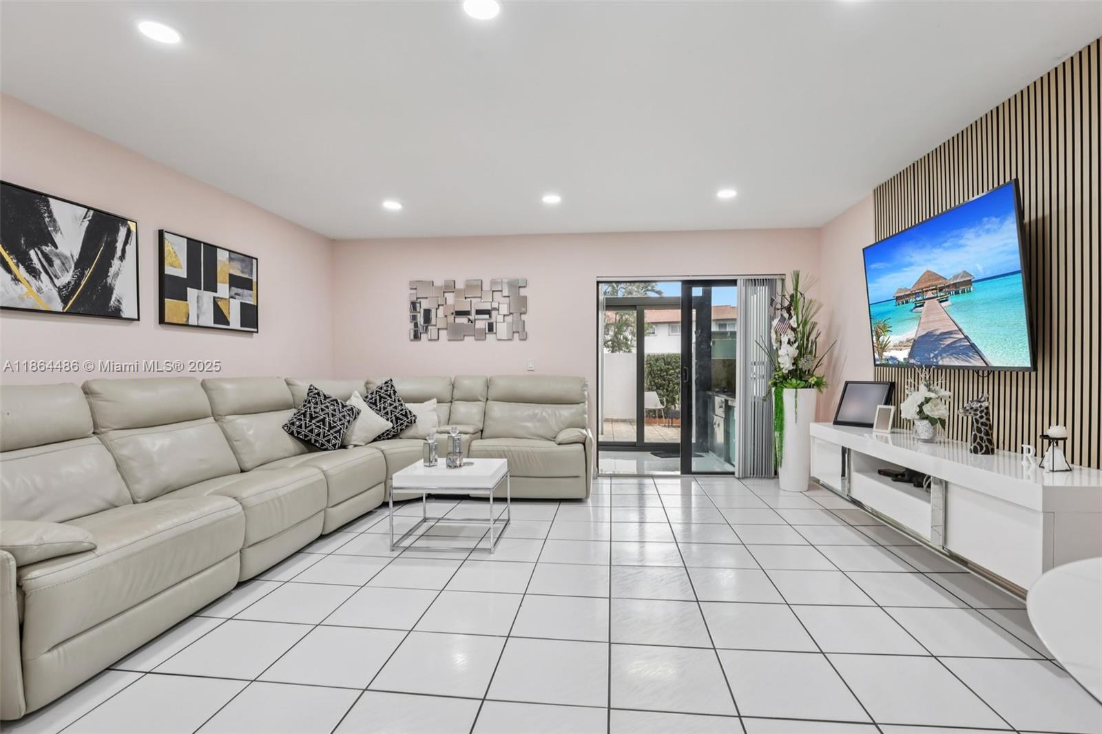 KENDALL LKS E LAKEVIEW TH - Residential