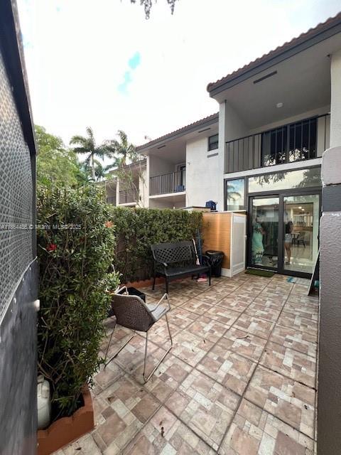 KENDALL LKS E LAKEVIEW TH - Residential