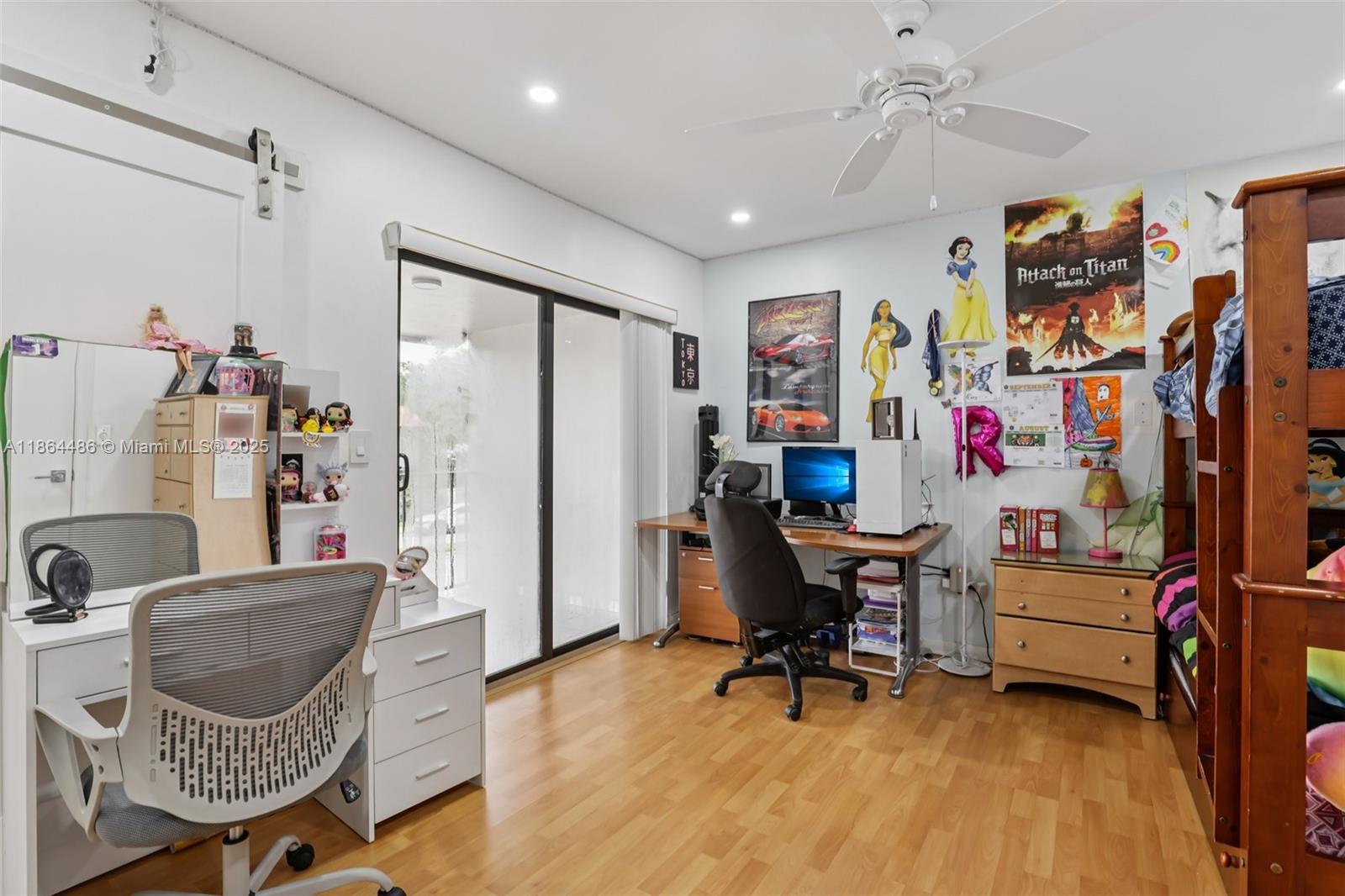 KENDALL LKS E LAKEVIEW TH - Residential